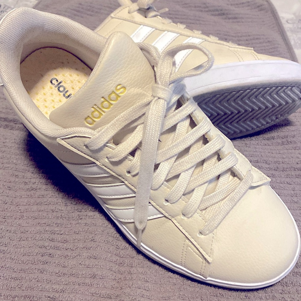 adidas cloud foam sneakers